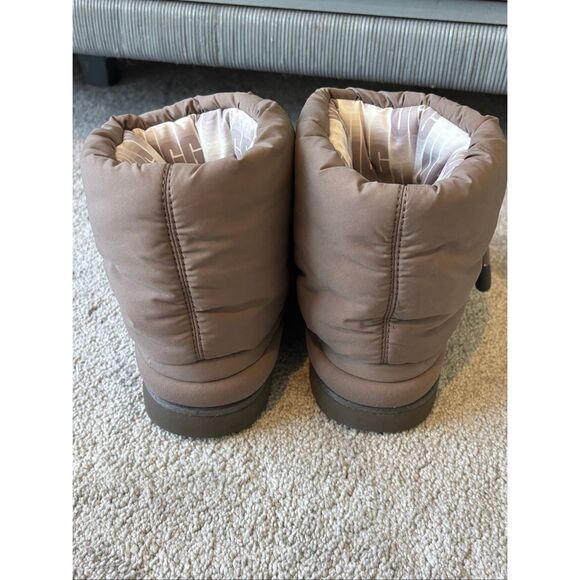 NWOB UGG classic maxi short boot, taupe Sz 4, $128 - Picture 4 of 7